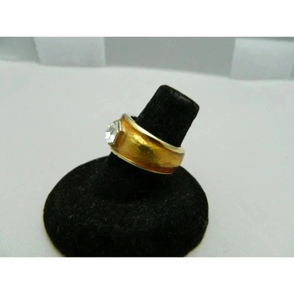 New In Box SWAROVSKI Crystal Stone Gold Plate Yellow Enamel Size 6 1/2 Ring - Picture 4 of 5